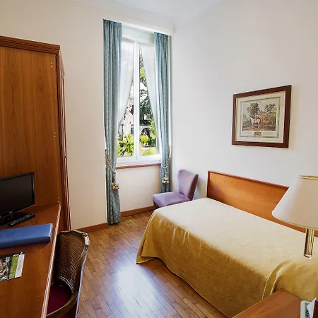 ホテル コンチネンタル 4*