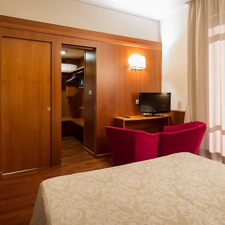 ホテル コンチネンタル 4*