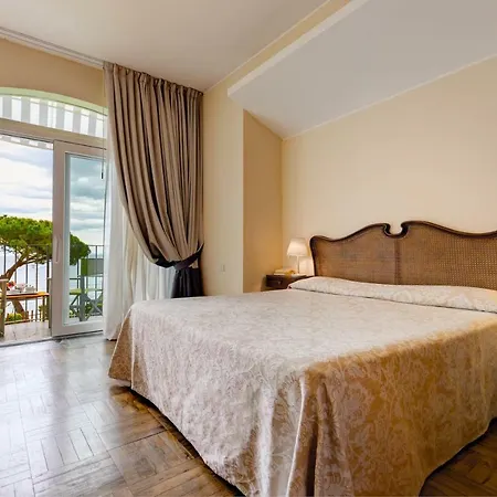 Continental Hotel 4*